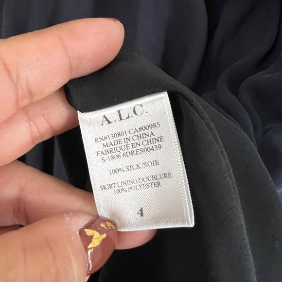 A.L.C. Black Silk Twist Front Vneck Dress Flowy Womens Size 4 - Picture 6 of 6